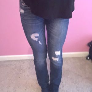 Ripped skinny jeans